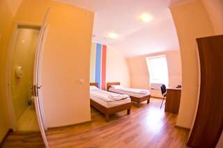 Отель Budget hotel Ekotel Львов Стандартный двухместный номер с 2 отдельными кроватями-2